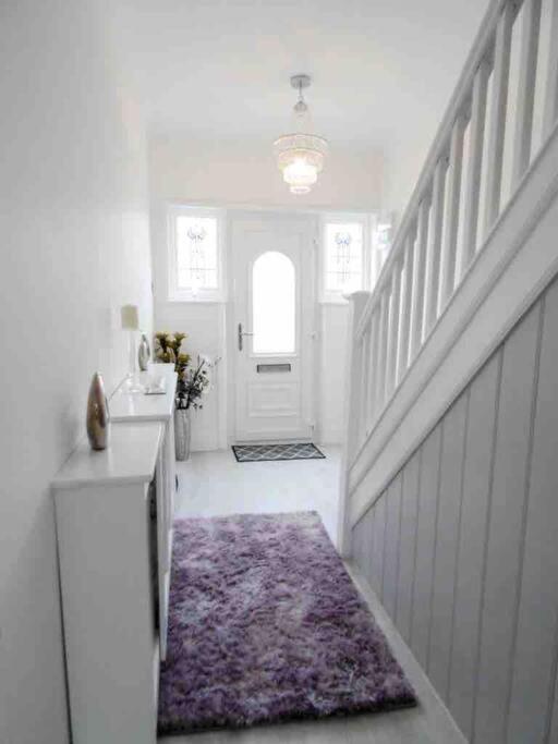 Spacious 4 Bed Rooms, Parking, Garden And Near Parks, Beaches And University ボーンマス エクステリア 写真